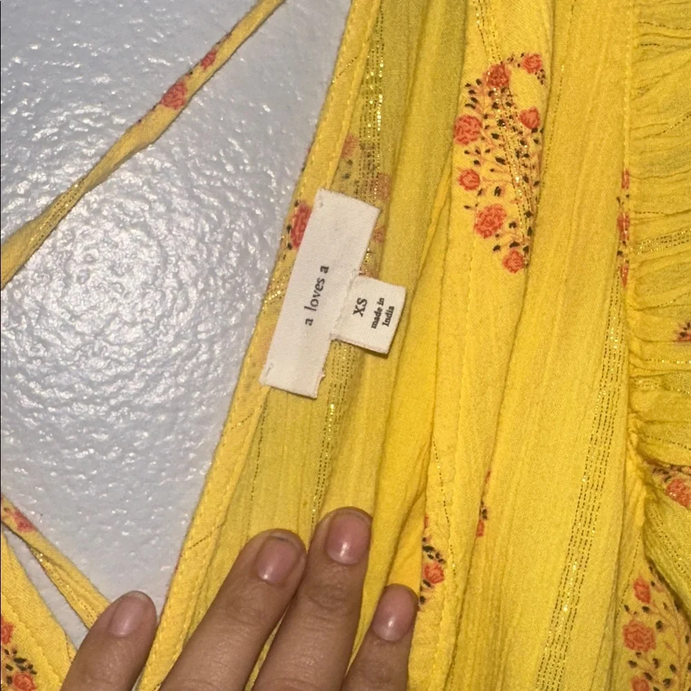 A Loves A Yellow Floral Dress - Picture 4 of 6